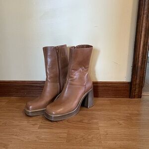 Boots Tan Heeled Leather Boots